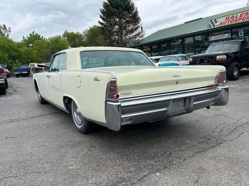 Cream 1965 Lincoln Continental 4D Sedan