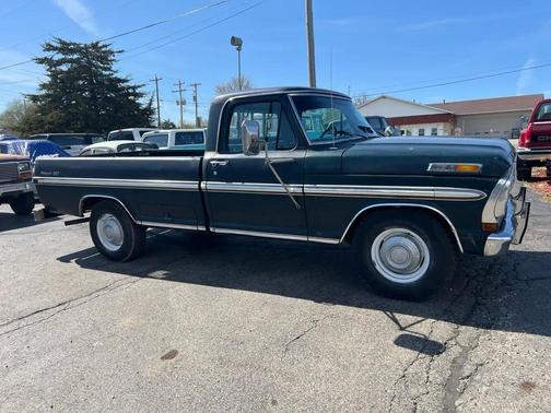 Dark Green 1971 Ford F-250 Ranger XLT