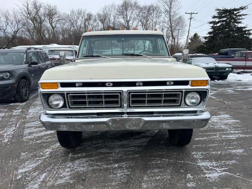 1977 Ford F-350 Ranger Camper Special Regular Cab