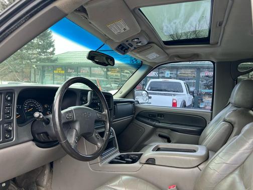 2003 Chevrolet Suburban 2500 LT