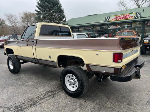 1977 Chevrolet Suburban Cheyenne 4WD