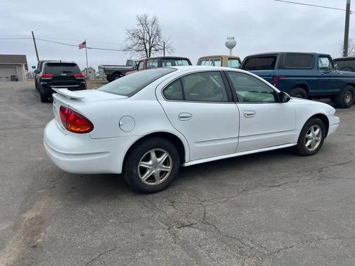2004 Oldsmobile Alero GL1