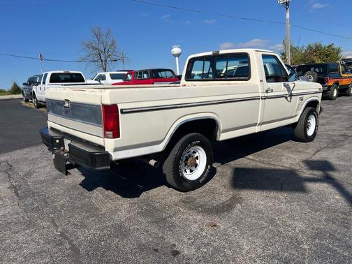 1985 Ford Pickup Truck Base