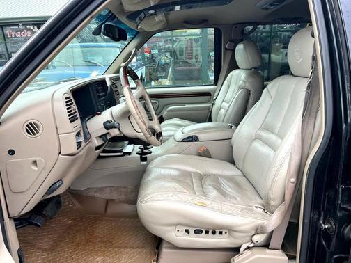 2000 Cadillac Escalade 4WD