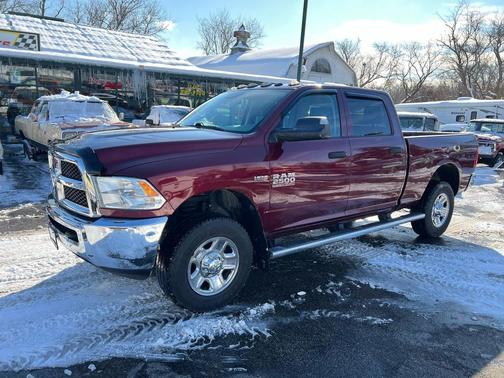 2017 RAM 2500 Tradesman Crew Cab 4x4 6'4' Box