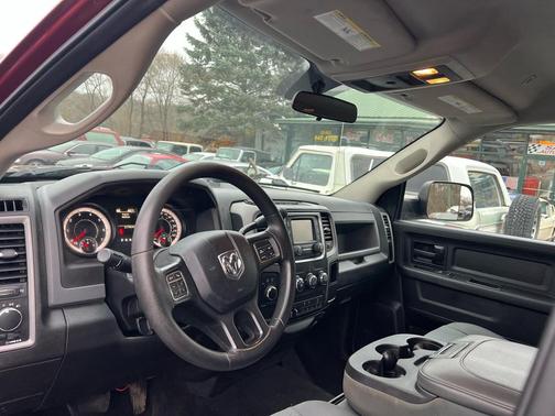 2017 RAM 2500 Tradesman Crew Cab 4x4 6'4' Box