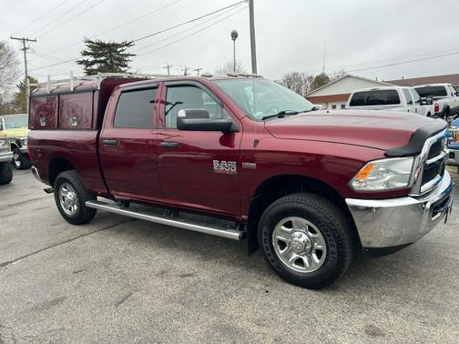 2017 RAM 2500 Tradesman Crew Cab 4x4 6'4' Box