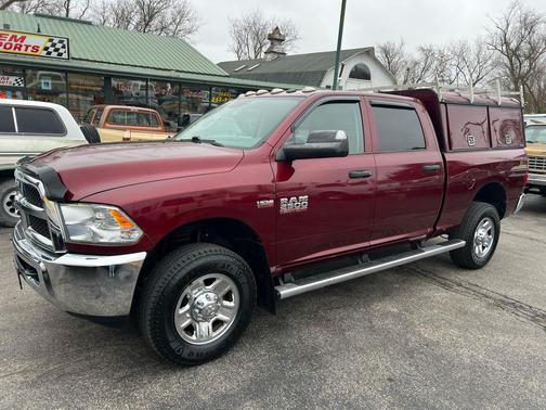 2017 RAM 2500 Tradesman Crew Cab 4x4 6'4' Box