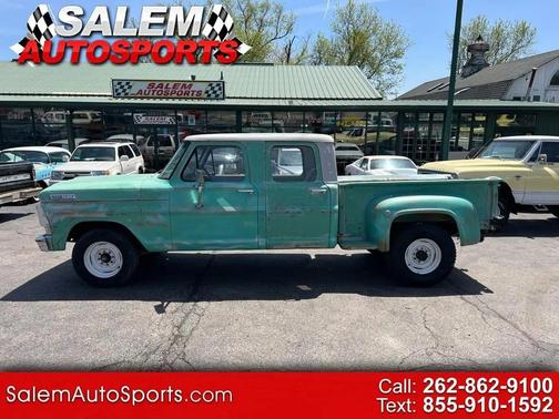 Green 1967 Ford F-250 Crew Cab Flareside