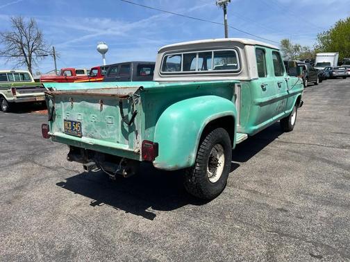 Green 1967 Ford F-250 Crew Cab Flareside
