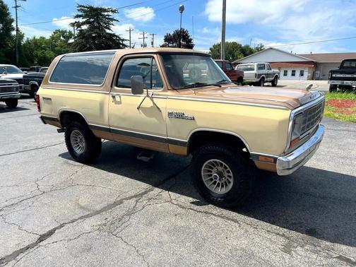 1985 Dodge Charger Base