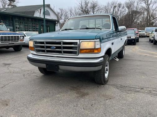 1996 Ford F-150 Reg Cab 133.0'' WB 4WD