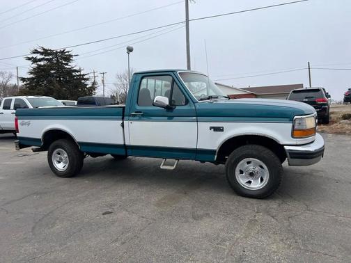 1996 Ford F-150 Reg Cab 133.0'' WB 4WD