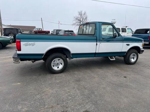 1996 Ford F-150 Reg Cab 133.0'' WB 4WD