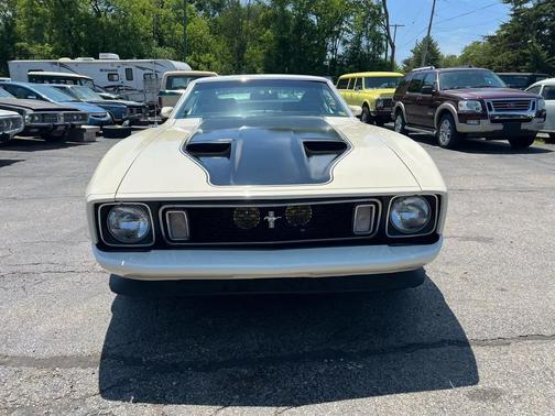 White 1973 Ford Mustang Base