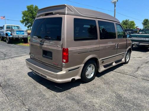 Beige 1998 GMC Safari Base