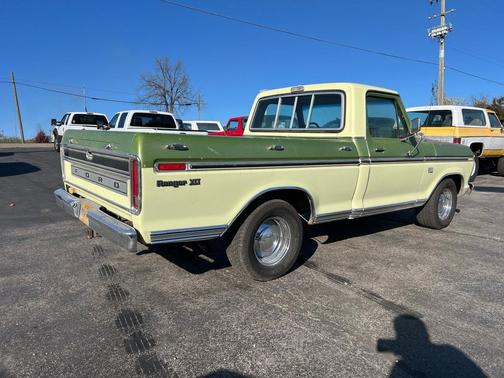 1974 Ford F100 Base