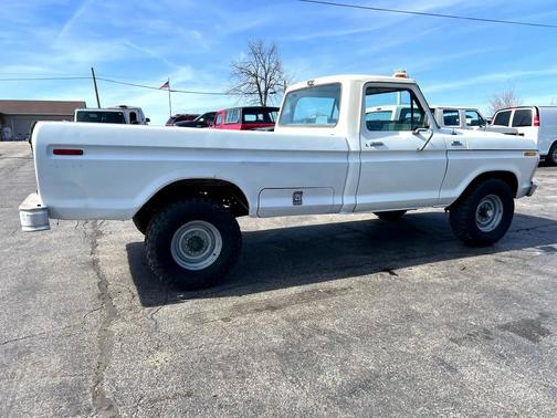 1977 Ford F-250 Regular Cab 4WD