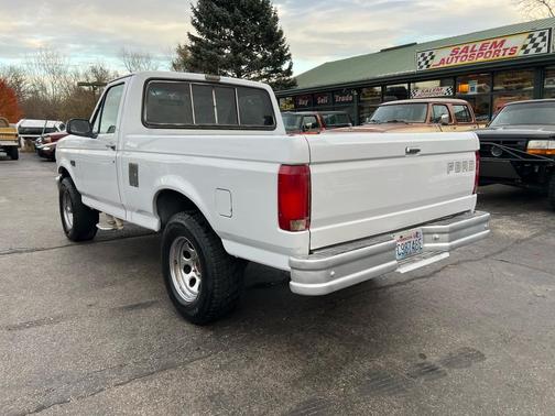 1992 Ford F-150 Styleside 117'' WB 4WD