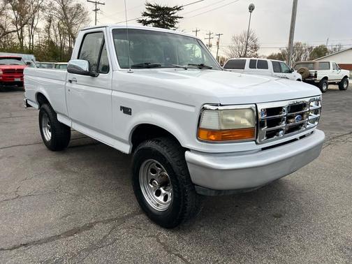 1992 Ford F-150 Styleside 117'' WB 4WD