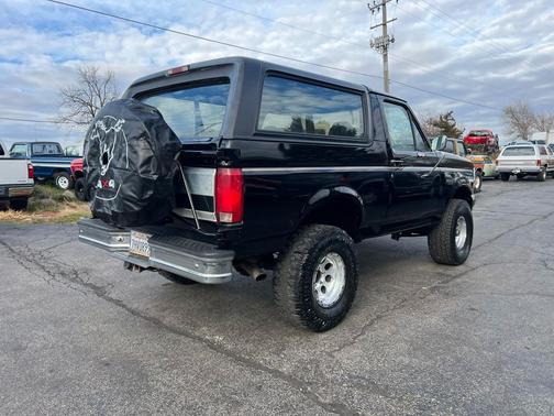 1995 Ford Bronco 105'' WB XLT