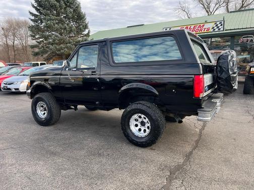 1995 Ford Bronco 105'' WB XLT