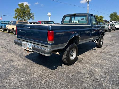 1987 Ford F-150 Styleside 133'' WB 4WD