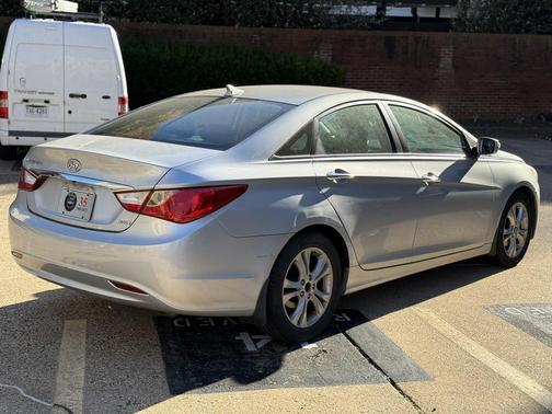 2011 Hyundai SONATA Limited