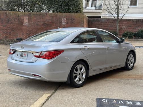 2011 Hyundai SONATA Limited