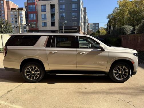 2021 Chevrolet Suburban LT