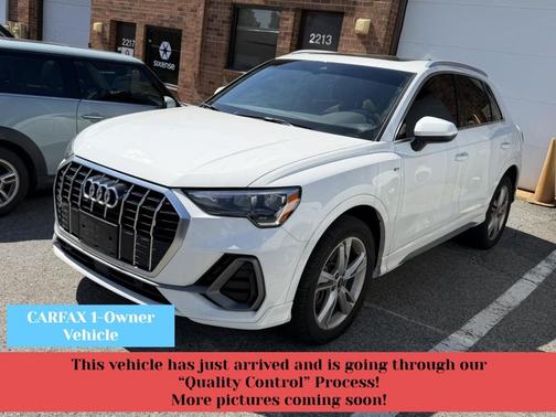 Ibis White 2021 Audi Q3 45 S line Premium