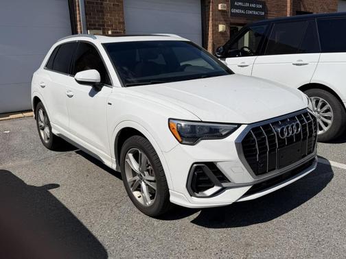 Ibis White 2021 Audi Q3 45 S line Premium