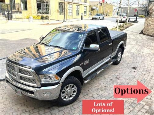 2017 RAM 2500 Laramie Crew Cab 4x4 6'4' Box