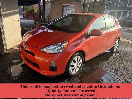 Habanero 2013 Toyota Prius c Three