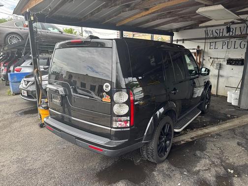 Santorini Black Metallic 2016 Land Rover LR4 Base