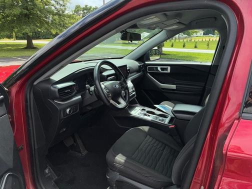 Rapid Red Metallic Tinted Clearcoat 2020 Ford Explorer XLT