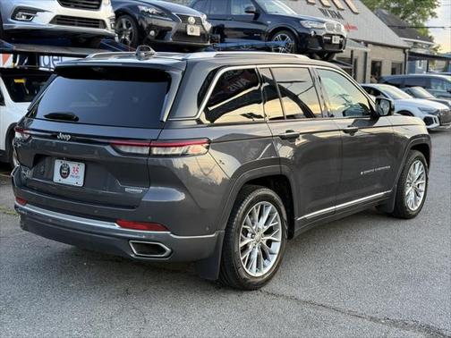 2022 Jeep Grand Cherokee Summit