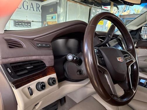 White Diamond Tricoat 2015 Cadillac Escalade Premium