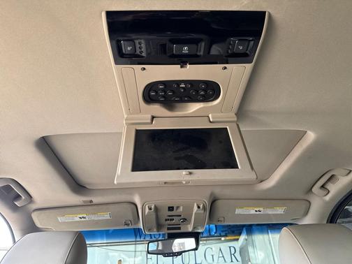 White Diamond Tricoat 2015 Cadillac Escalade Premium