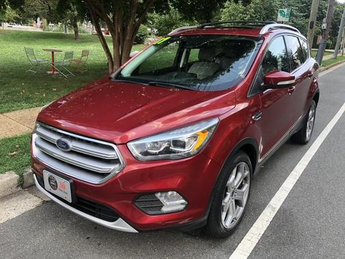Photo 4 of 45 of 2017 Ford Escape Titanium