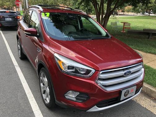 Photo 3 of 45 of 2017 Ford Escape Titanium