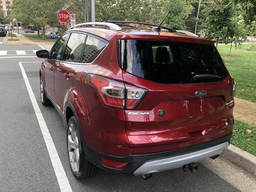 Photo 5 of 45 of 2017 Ford Escape Titanium