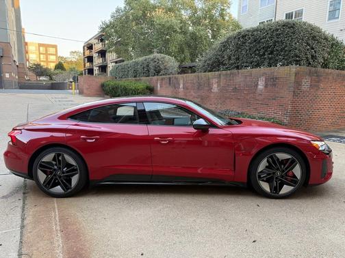 2022 Audi RS e-tron GT quattro