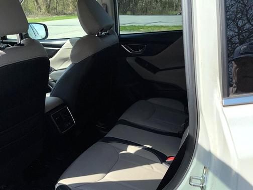 Crystal White Pearl 2020 Subaru Forester Limited