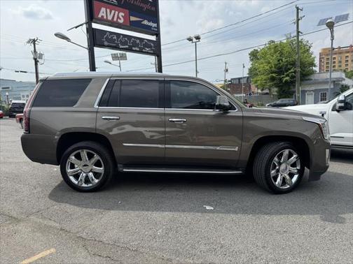 2016 Cadillac Escalade Luxury