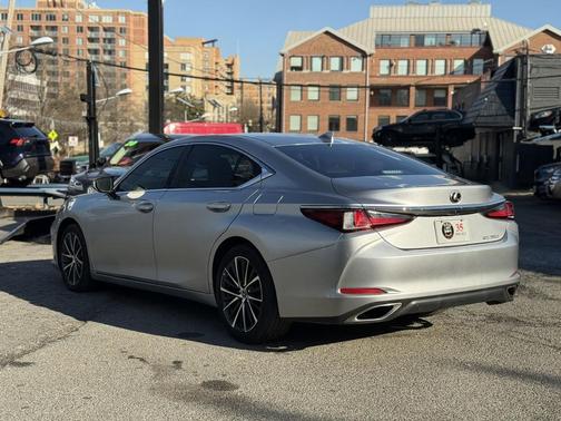 2022 Lexus ES 350 Base