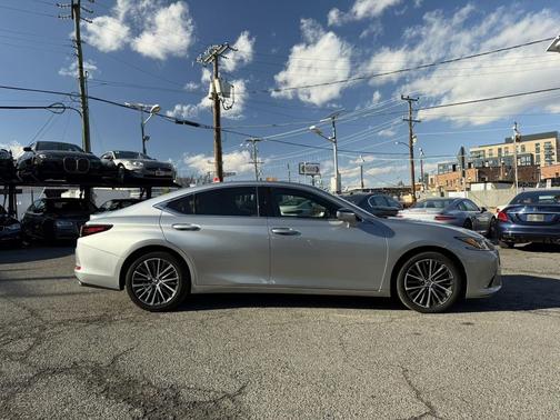 2022 Lexus ES 350 Base