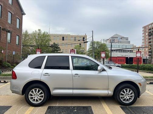 2005 Porsche Cayenne Base (M6)