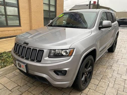 Photo 4 of 37 of 2015 Jeep Grand Cherokee Altitude