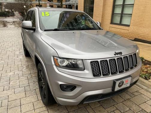 Photo 3 of 37 of 2015 Jeep Grand Cherokee Altitude